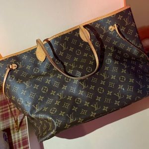 Authentic Louis Vuitton GM Totebag